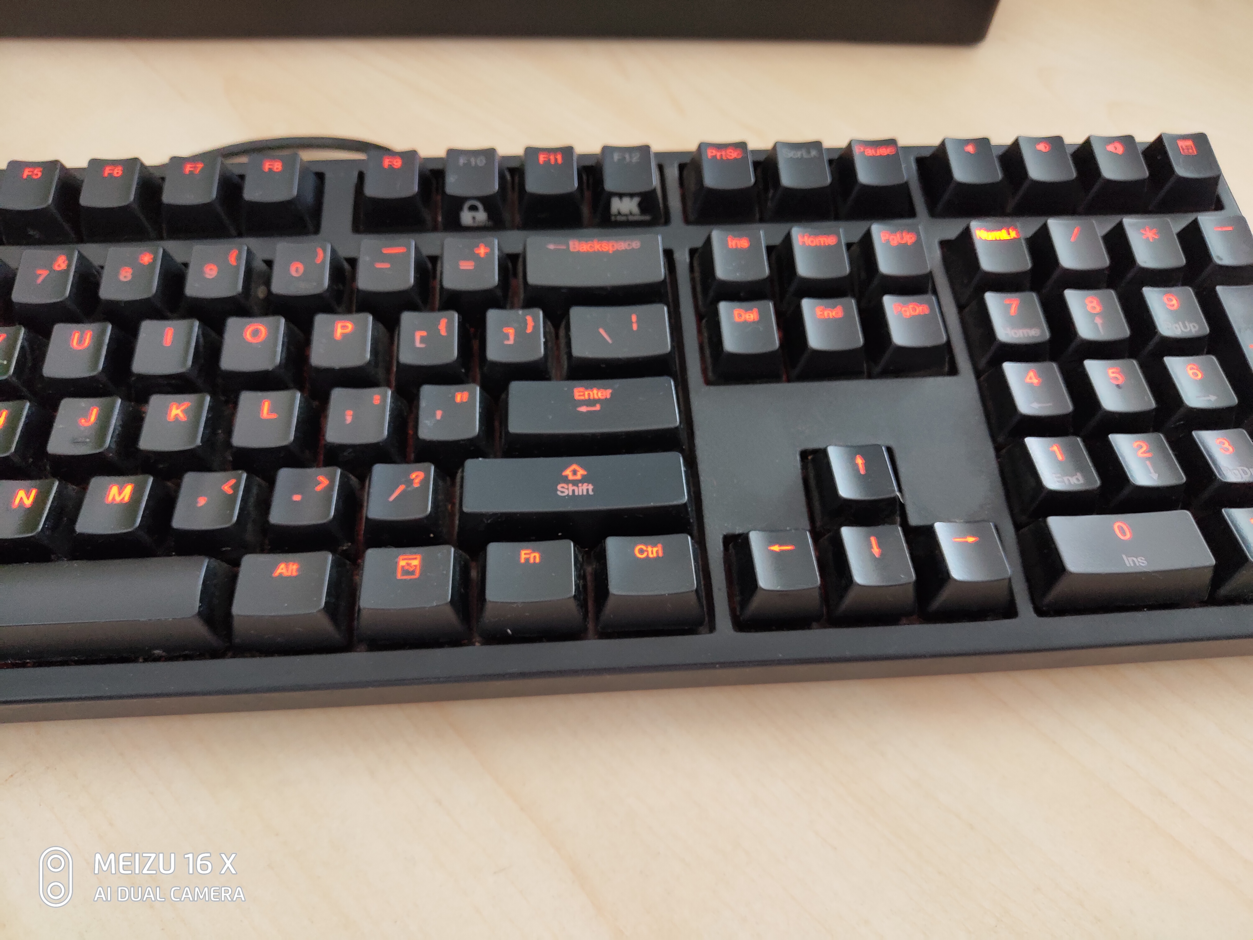 公认手感最好的机械键盘轴是什么,机械键盘樱桃轴与普通轴的区别