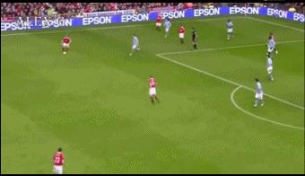 精确制导克罗斯皇马精准长传技艺,斯科尔斯英超最佳长传手