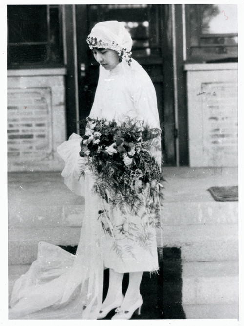 冰心奶奶年轻的时候和老的时候,冰心奶奶年轻时