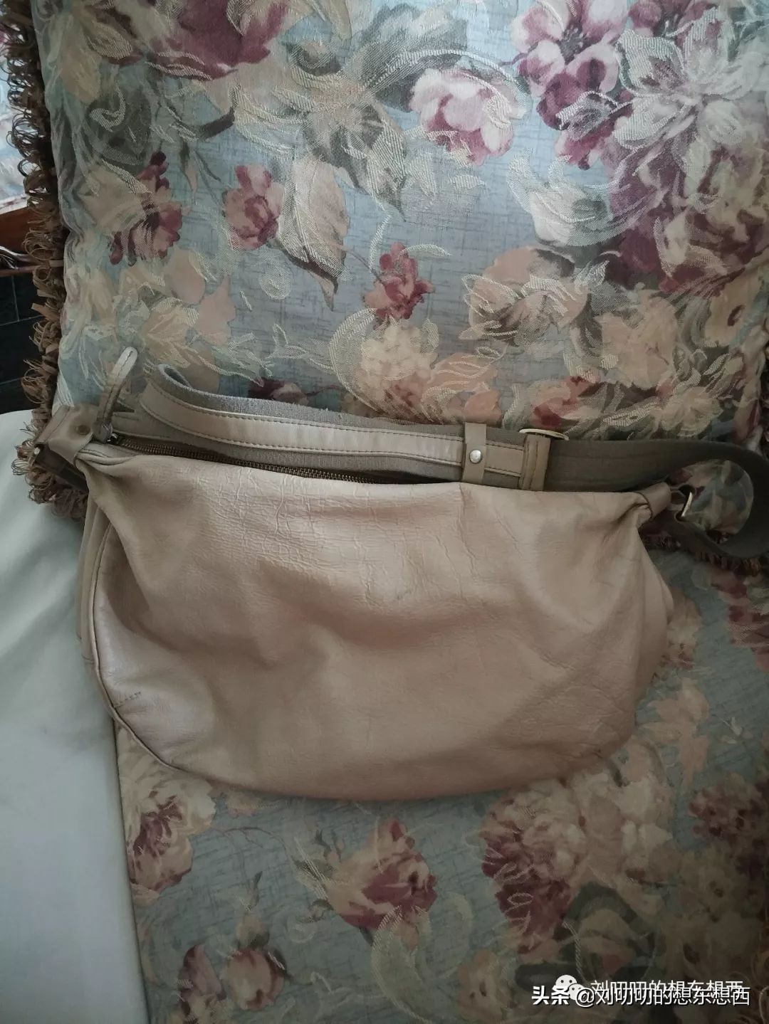 春季套头超薄羊绒衫搭配,夹克式羊绒外套怎么搭配