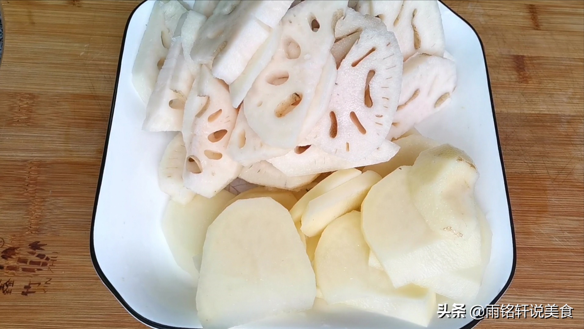 干锅虾怎么做才好吃,干锅虾怎么做的才好吃