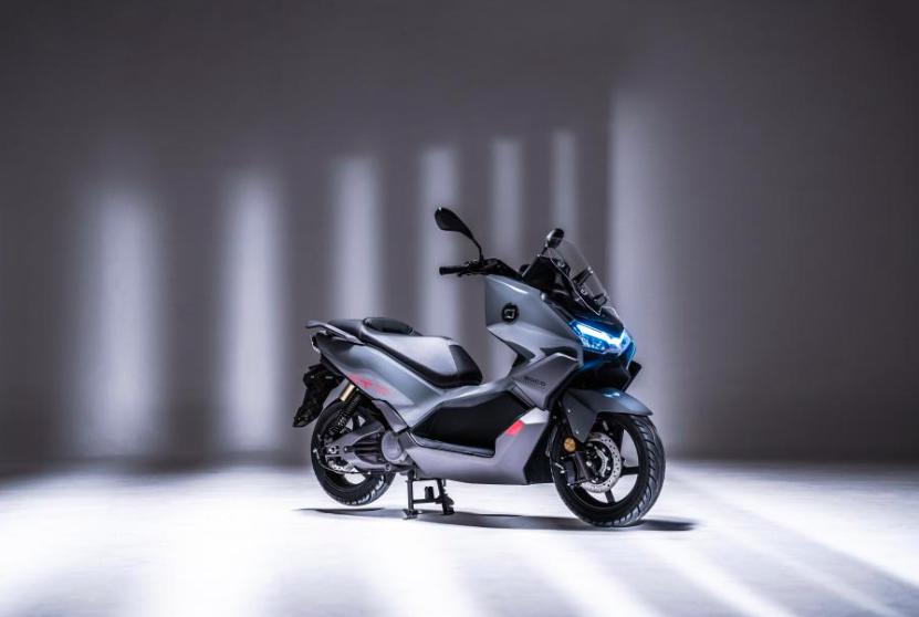 速珂电动车48v锂电池,速珂跨骑电摩