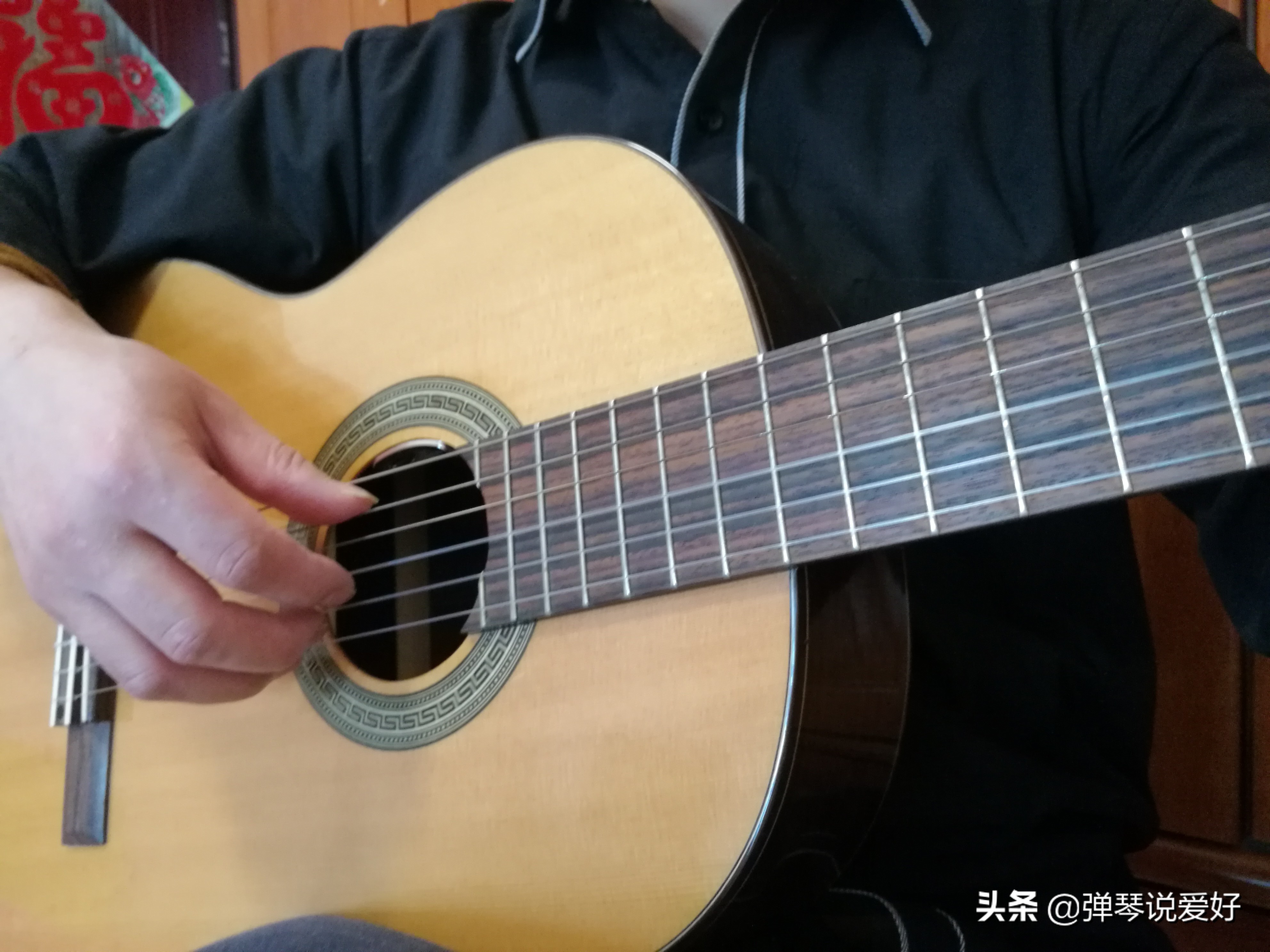 想学吉他先买个什么吉他练手,想学吉他要不要买