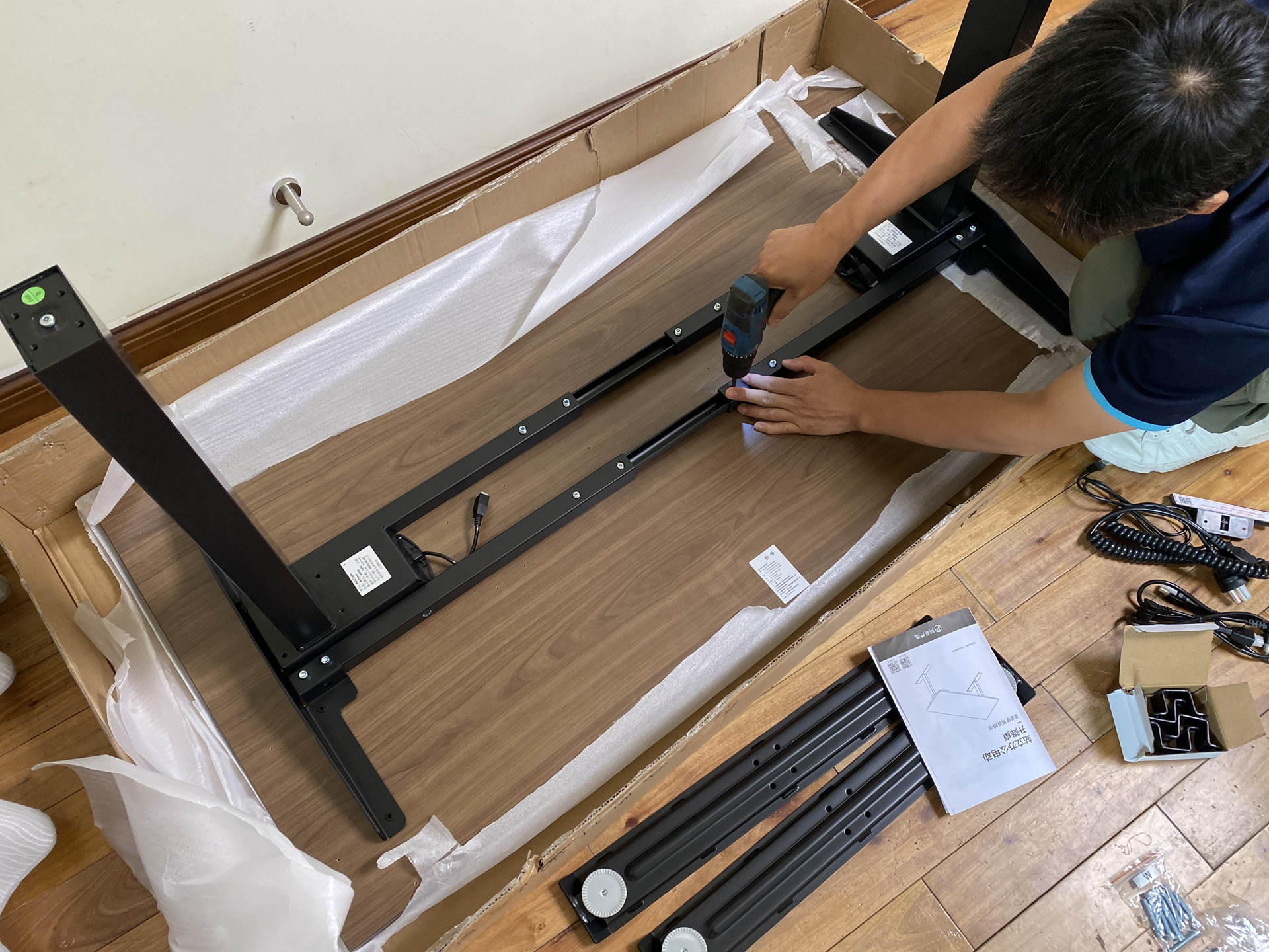 看了何同学的那条视频后……桌搭一款适合自己舒适又实用的桌子