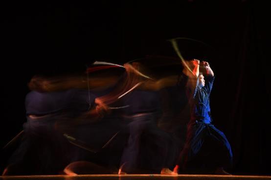 闪光灯前帘同步和后帘同步效果,巧用闪光灯