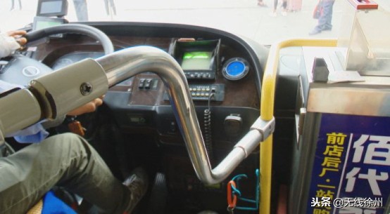 公交防护栏,公交车紧急安装防护门