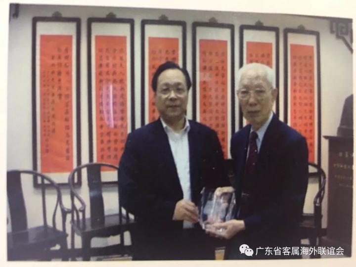 田诒承：田家炳叔公的“大”与“小”