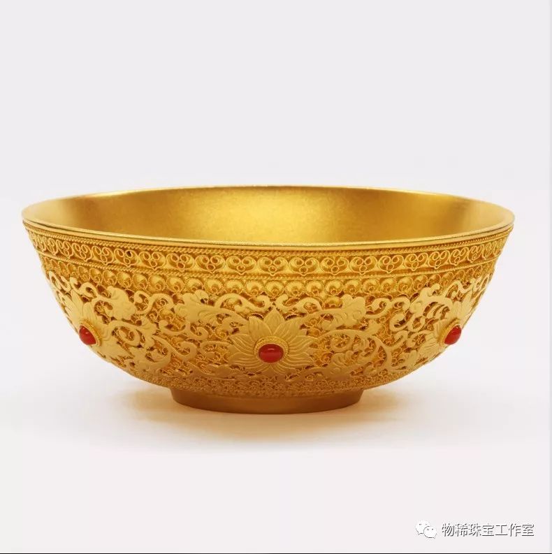 本命年戴什么款式的黄金首饰,60岁女性本命年戴什么首饰