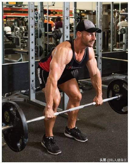 划船动作训练背阔肌,背部训练动作俯身划船