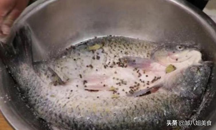 腌腊鱼洗好还是不洗好,腌腊鱼要洗干净吗