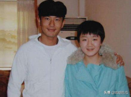 陈梦回应黄晓明接风菜,陈梦主动招呼伊藤美诚来合影