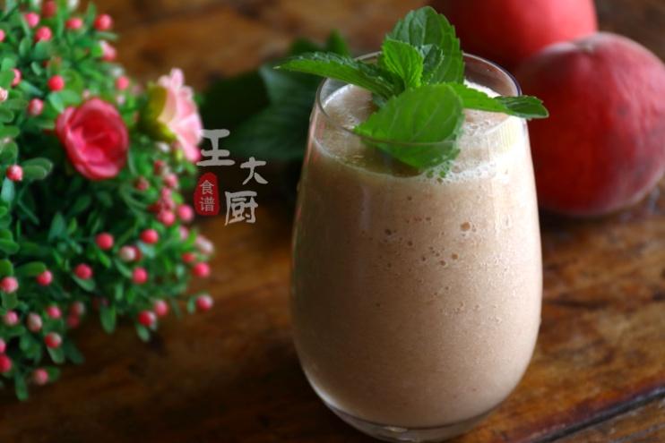 用水蜜桃汁做夏日饮品,好喝的自制饮品清凉夏日