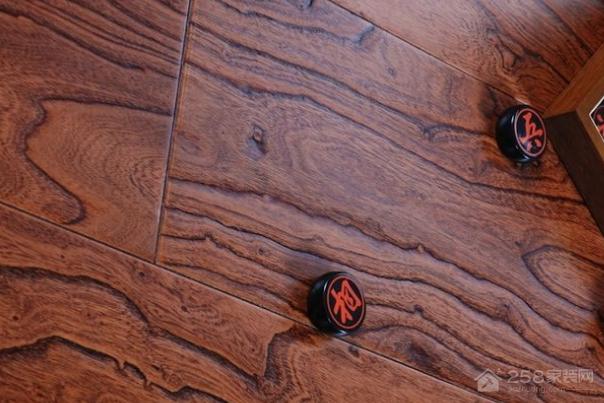 橡木榆木松木优缺点,榆木地板和橡木地板
