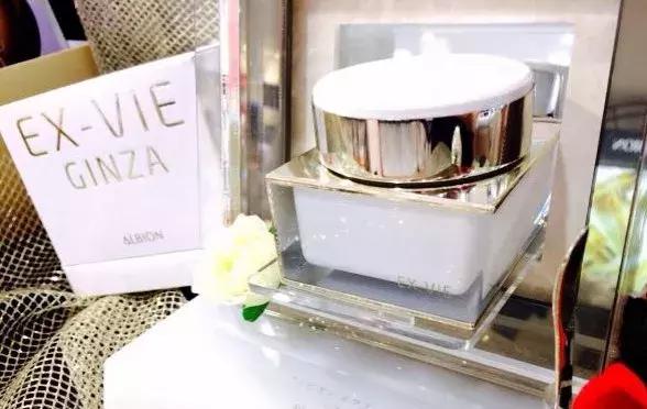 一瓶面霜一万多,一瓶面霜九百多