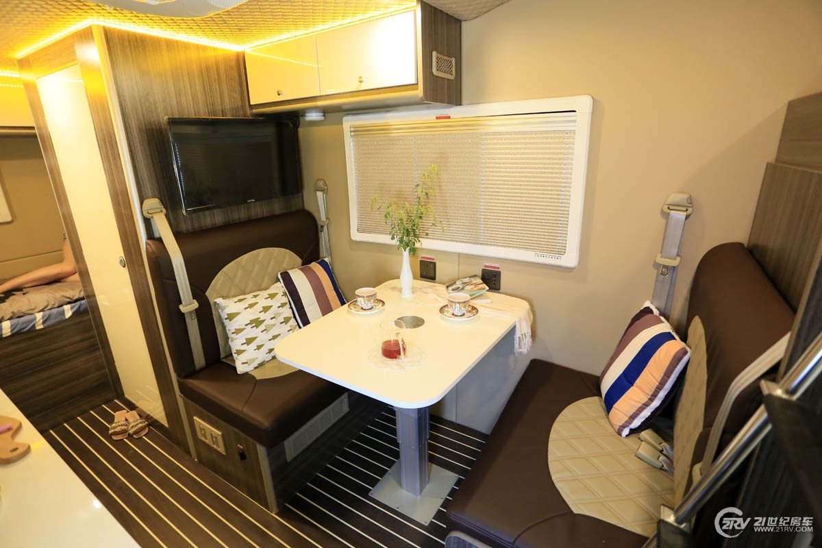 最便宜又大型的睡人最多b型房车 (2019最便宜房车国六c型房车)