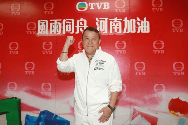 刘德华是香港明星足球队的成员吗,香港明星足球队刘德华踢球