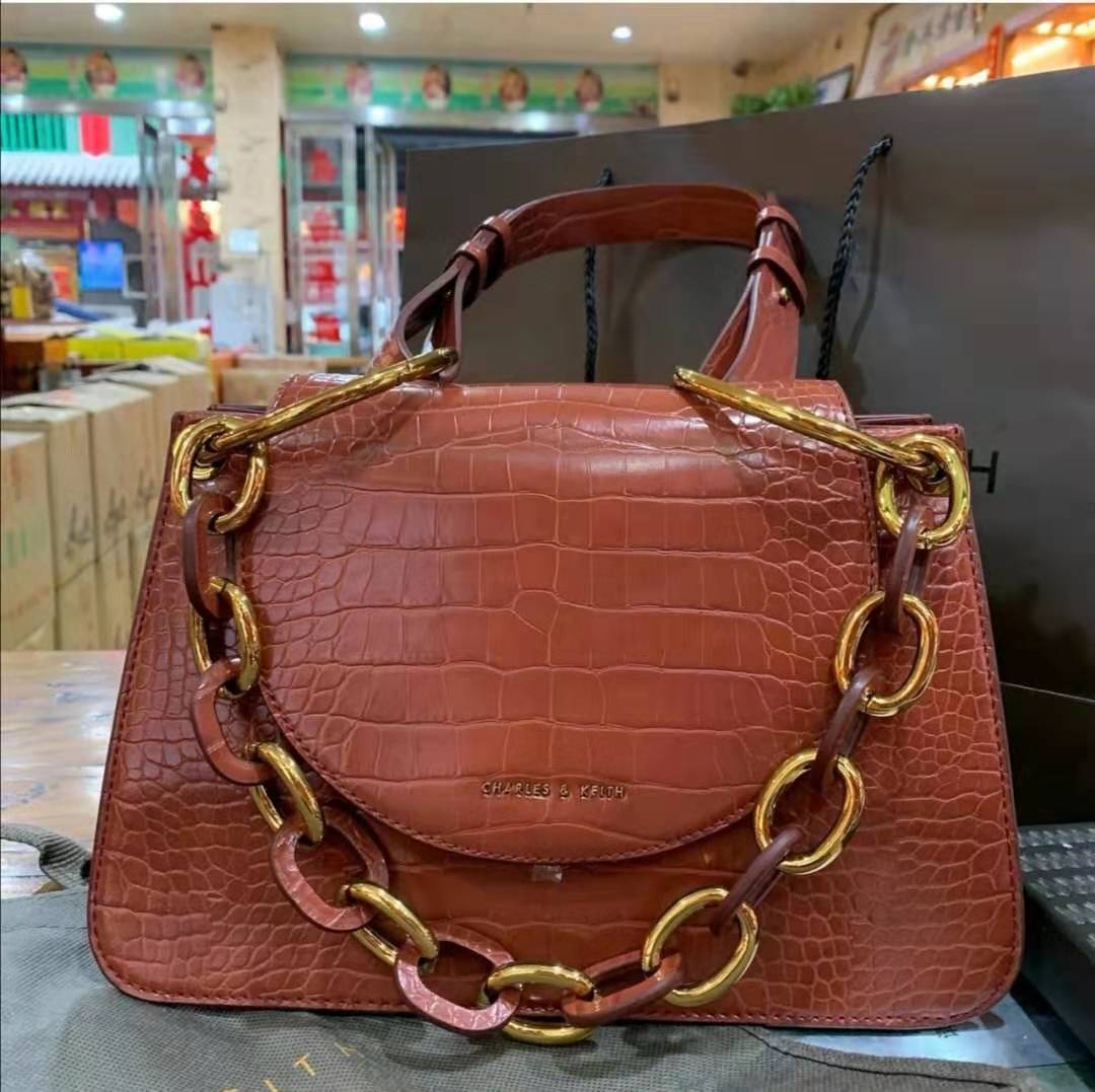 小ck显嫩的包包,小ck2020年最火包包报价