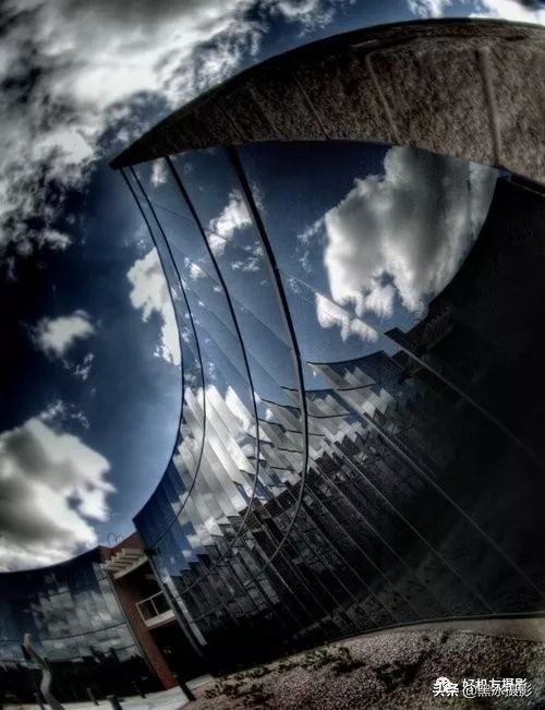 超广角和长焦镜头哪个更实用,广角镜头和长焦镜头优缺点