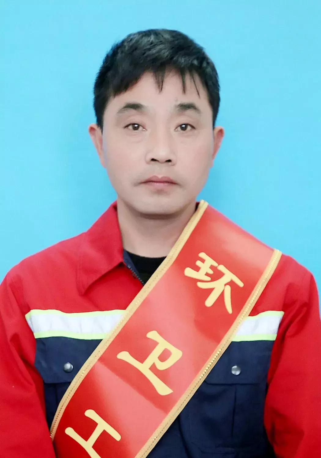 我市表彰一批优秀环卫工人,最美环卫工人履行职责的事迹