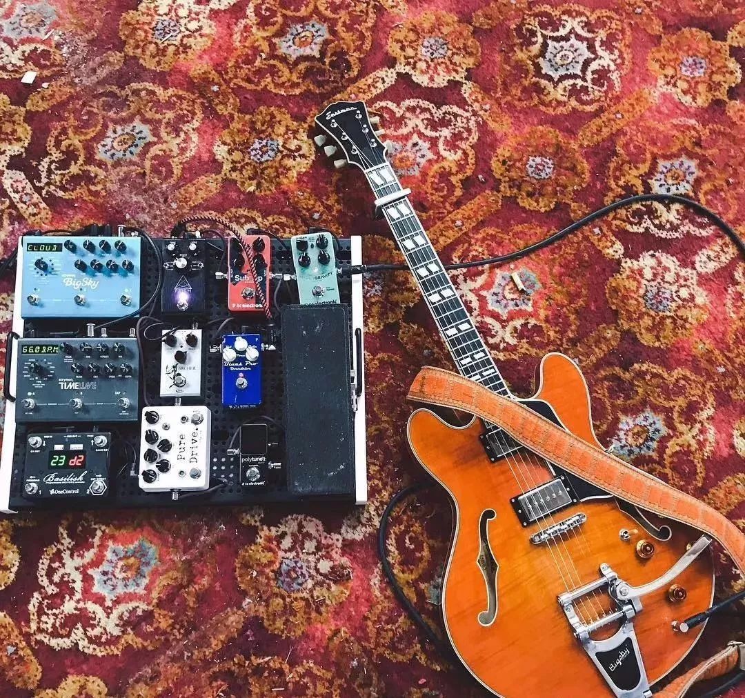 电吉他音箱怎样调beyond乐队音色 (音色好听的晶体管电吉他音箱推荐)