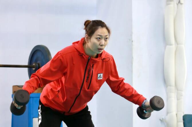 濂虫帓鍗啎涓栫晫鍐犲啗,濂虫帓濂ヨ繍鍐犲啗浼ょ梾