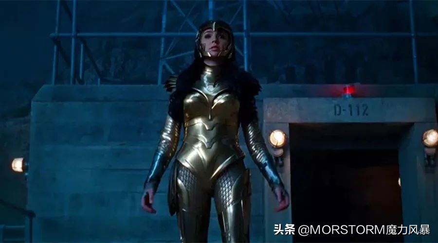 神奇女侠能拿起雷神之锤吗,神奇女侠跳飞机