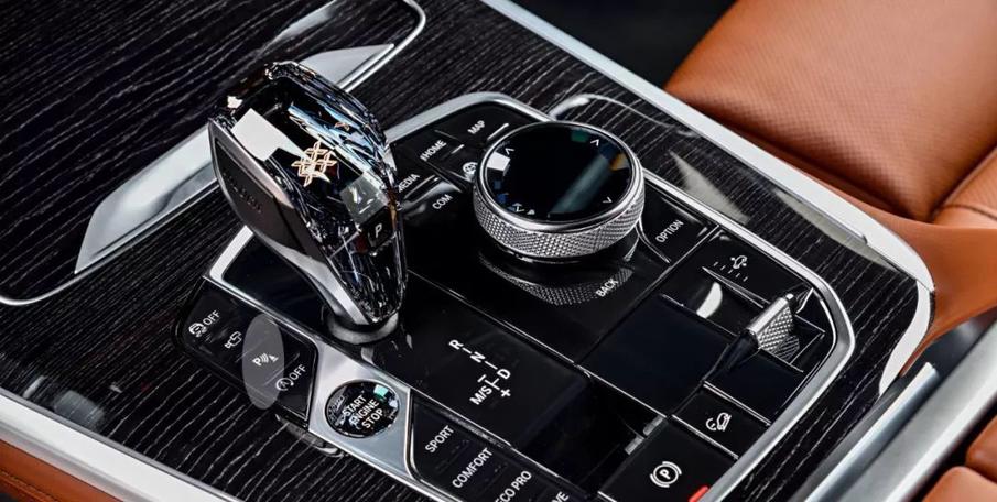 宝马1系125i曜夜版隐藏功能,新款宝马三系可以刷哪些隐藏功能