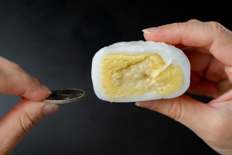 网红爆款猫山王榴莲月饼,高端榴莲猫山王榴莲冰皮月饼