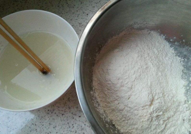 蒸馒头用冷水还是热水,发酵好的馒头用冷水还是热水蒸