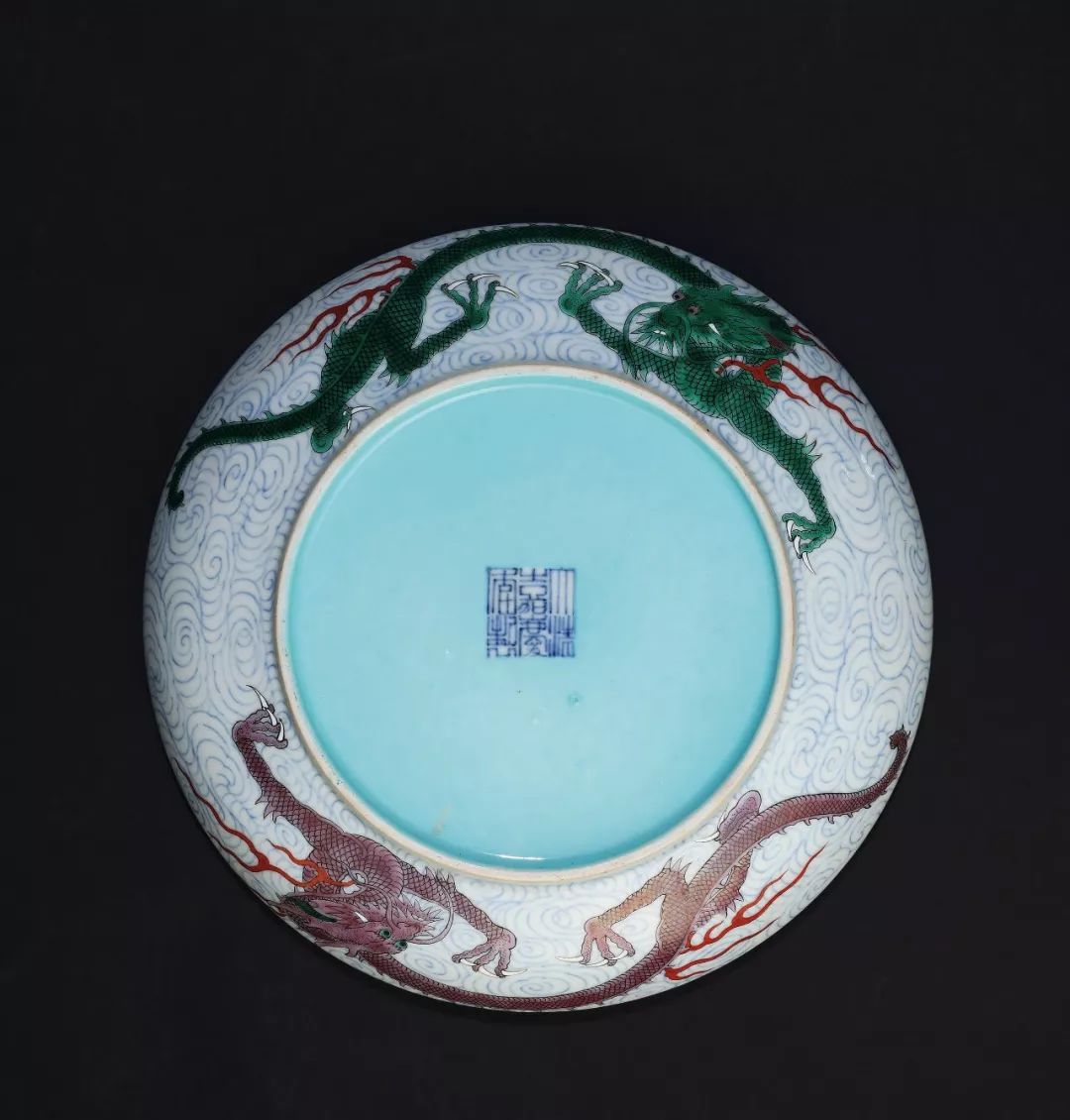 香港拍卖过亿的瓷器图片,香港保利瓷器拍卖图片