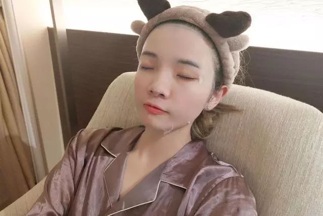 脸上长痘痘可以敷面膜吗,长痘痘期间能用维生素e敷面膜吗