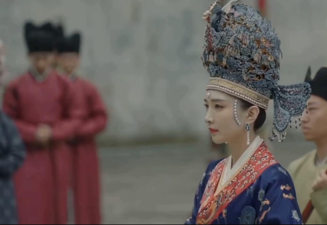 清平乐张贵妃粉色头冠,清平乐张贵妃满头珍珠