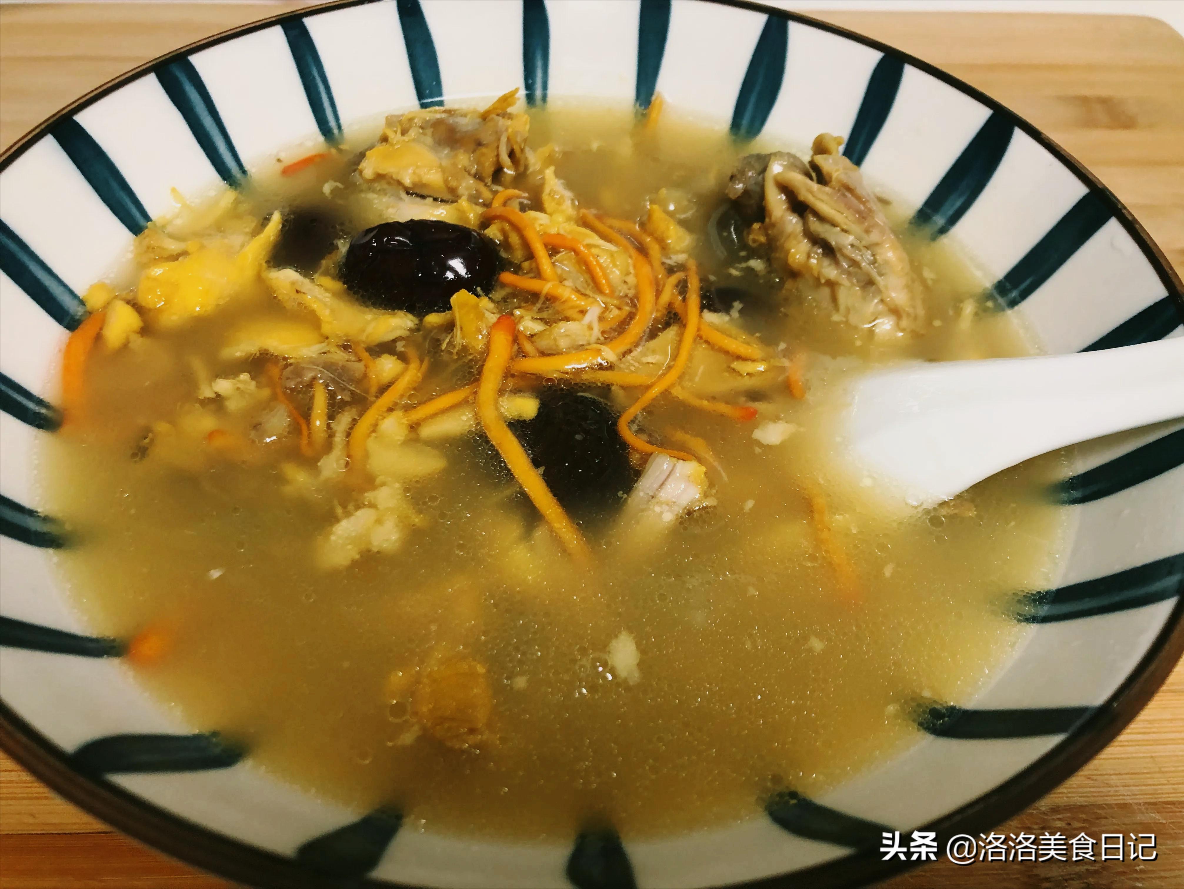 炖鸡汤时，牢记“三放三不放”诀窍，汤鲜肉嫩，营养又好喝