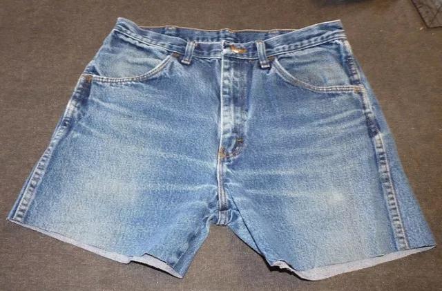 不穿的旧牛仔裤可以做些什么,怎样用旧牛仔裤做全身围裙