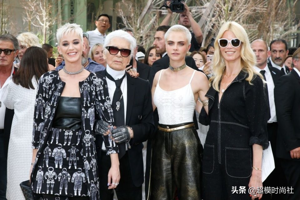 香奈儿老佛爷穿搭,盘点香奈儿老佛爷设计的包款