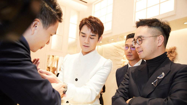 中国珠宝行业大黑马：从打杂工到收入1700亿，孙子继承2000亿产业