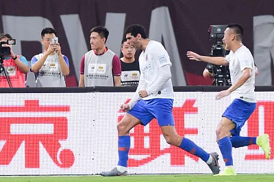 战术拨乱反正，最后时刻鲁能不卧草真爷们