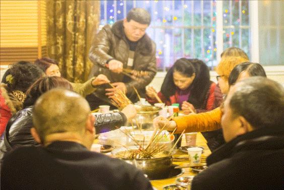 牛华八婆舌尖上的中国,牛华八婆麻辣烫二十四城店