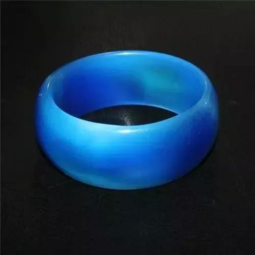 和田玉与戈壁羊脂玉有什么区别,疆沁和田玉