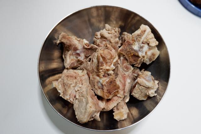 哪种猪骨煲汤祛湿比较好,煲汤用猪的什么骨比较好