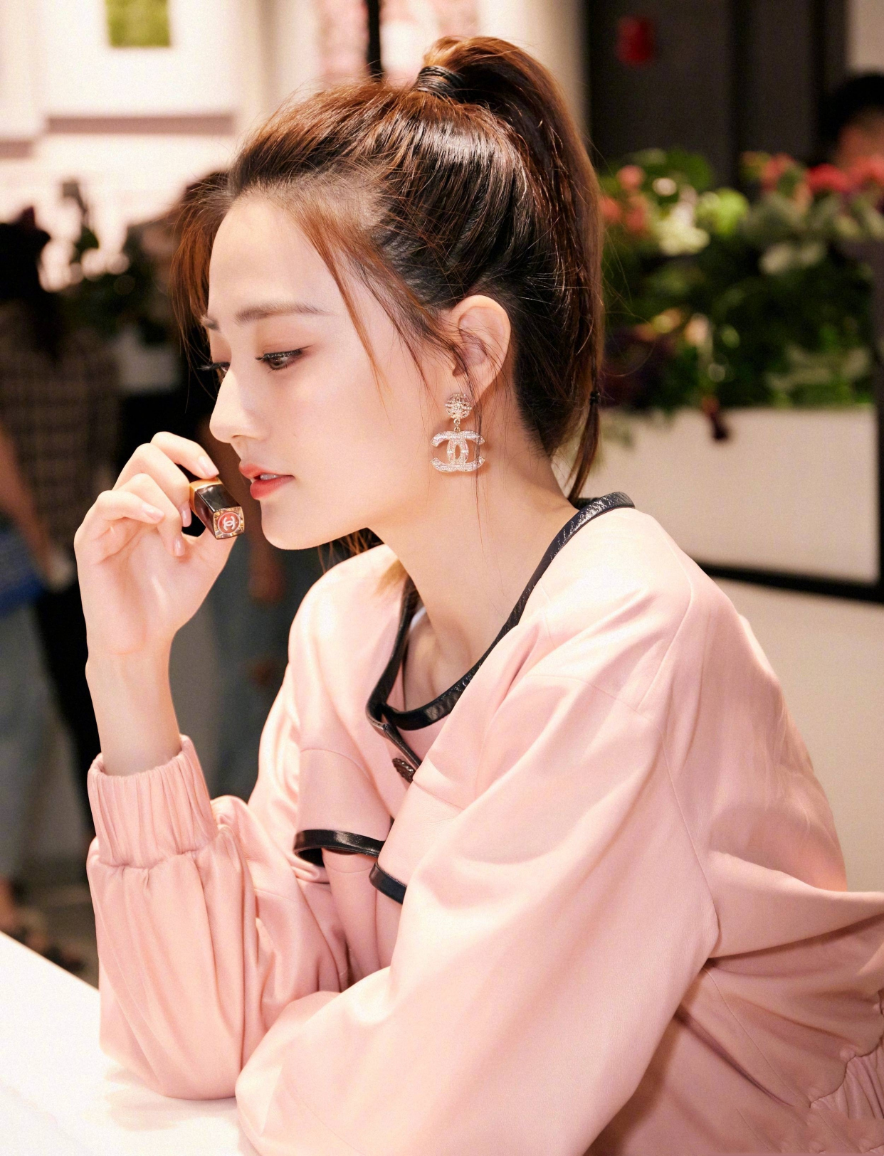 徐璐佩戴什么样的耳饰,徐璐耳钉同款