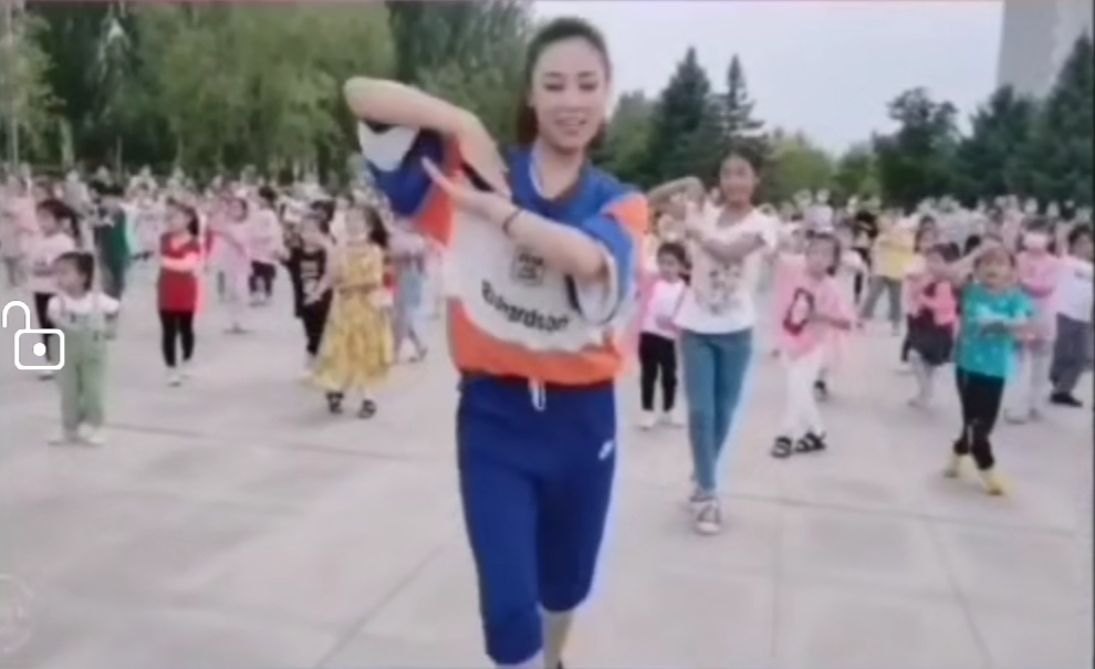 塞外明珠“翁牛特旗小天鹅艺术团”