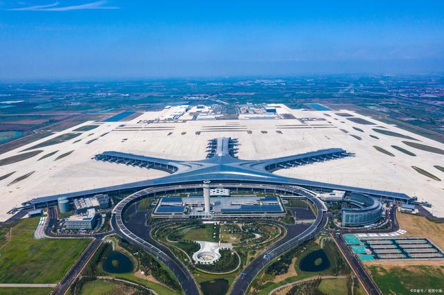 乘坐飞机的最高年龄限制,坐飞机有年龄限制吗现在