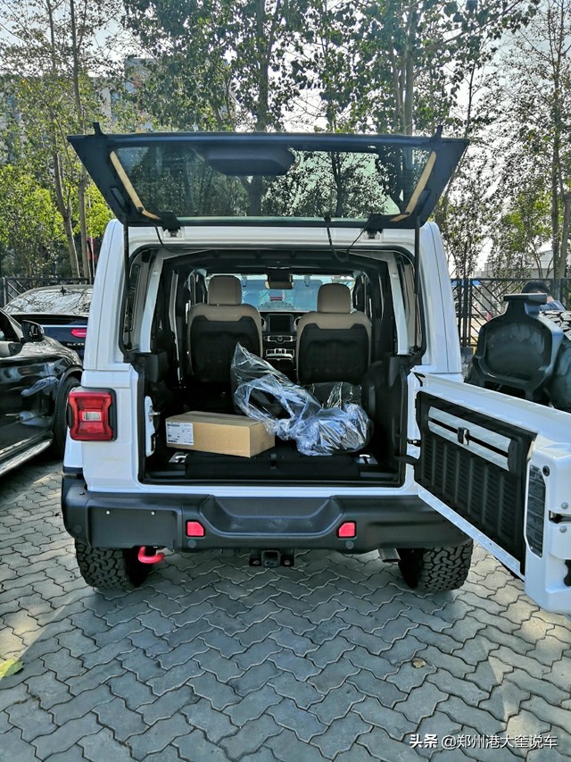 jeep牧马人两门版电动敞篷多少钱,牧马人罗宾汉3.6两门版价格