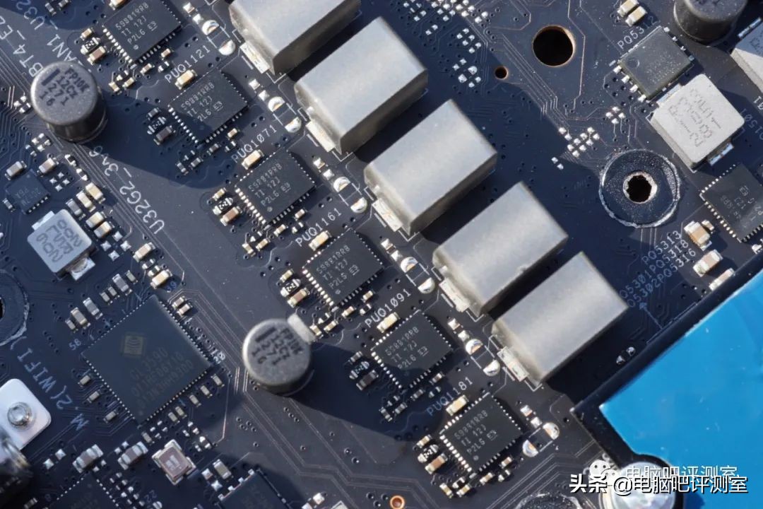 华硕rogmaximusxiii双卡,华硕rogmaximus主板对比