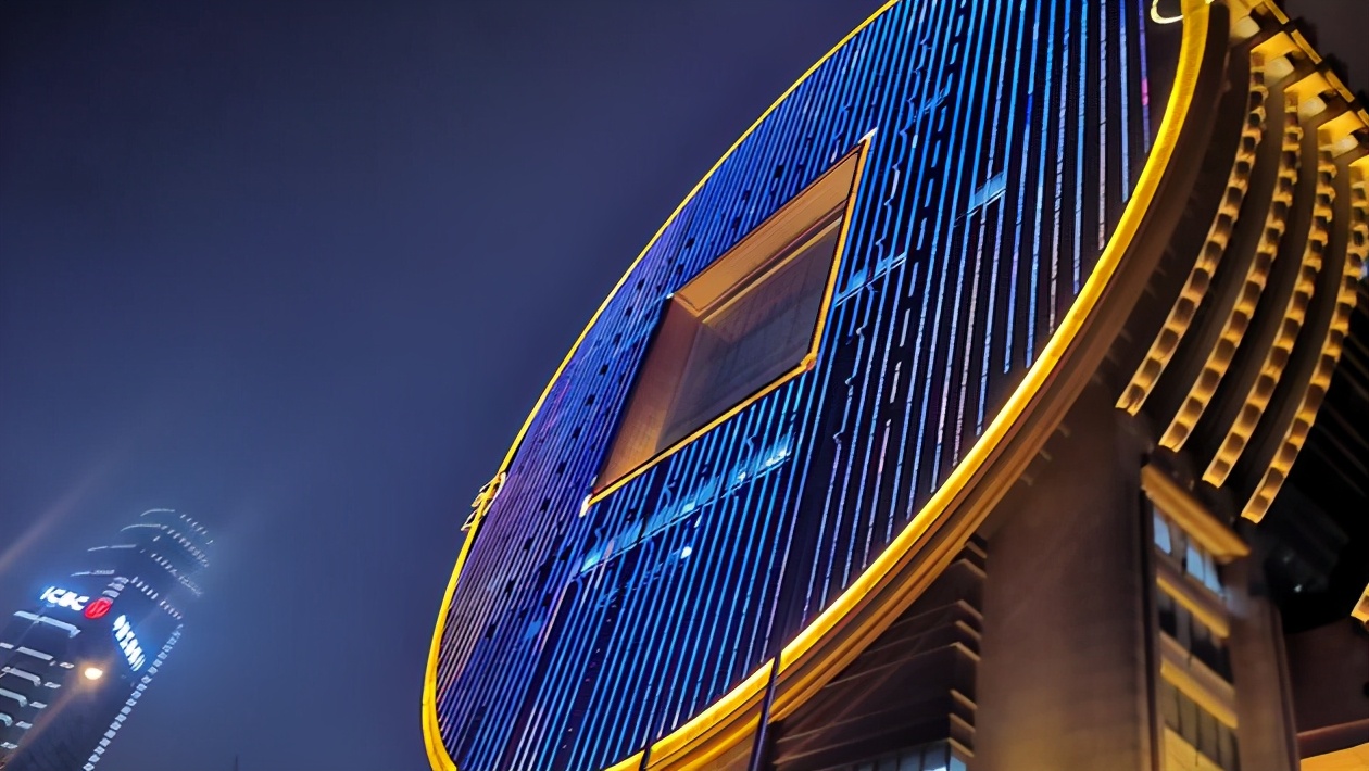 沈阳“独特”的建筑,曾被评为最丑建筑,“古钱币”到底输在哪里