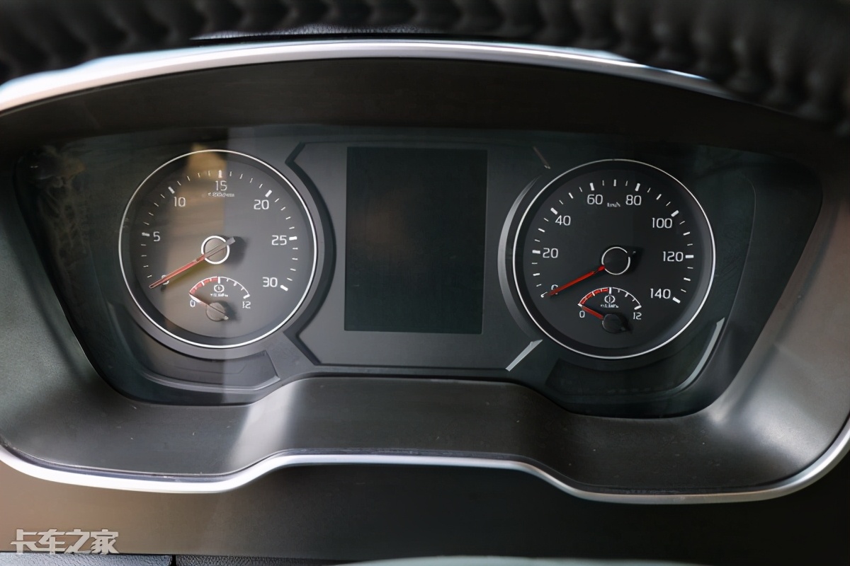 江淮格尔发a5x高栏新车,江淮格尔发a5x7.8米拉猪车