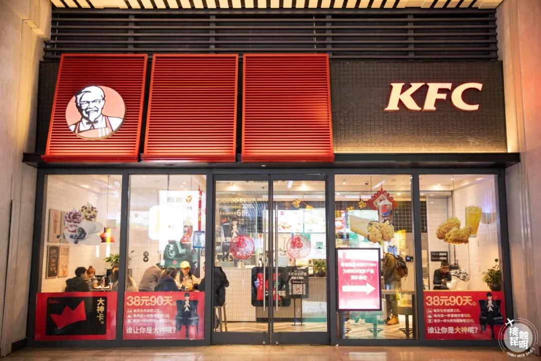 直击春运首日各地出行现场,春运首日直击带上祝福温暖回家