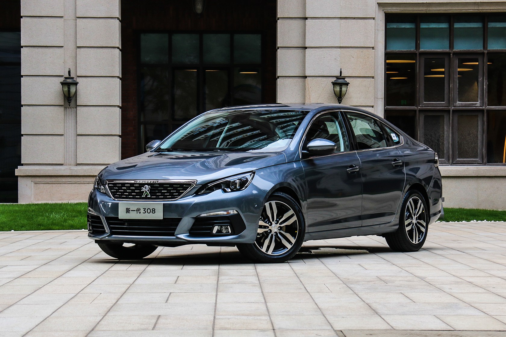 2018年标致308值不值得购买,标致308历史销量