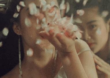 风姿惊艳的王祖贤,曾经的一代女神王祖贤也初现老态